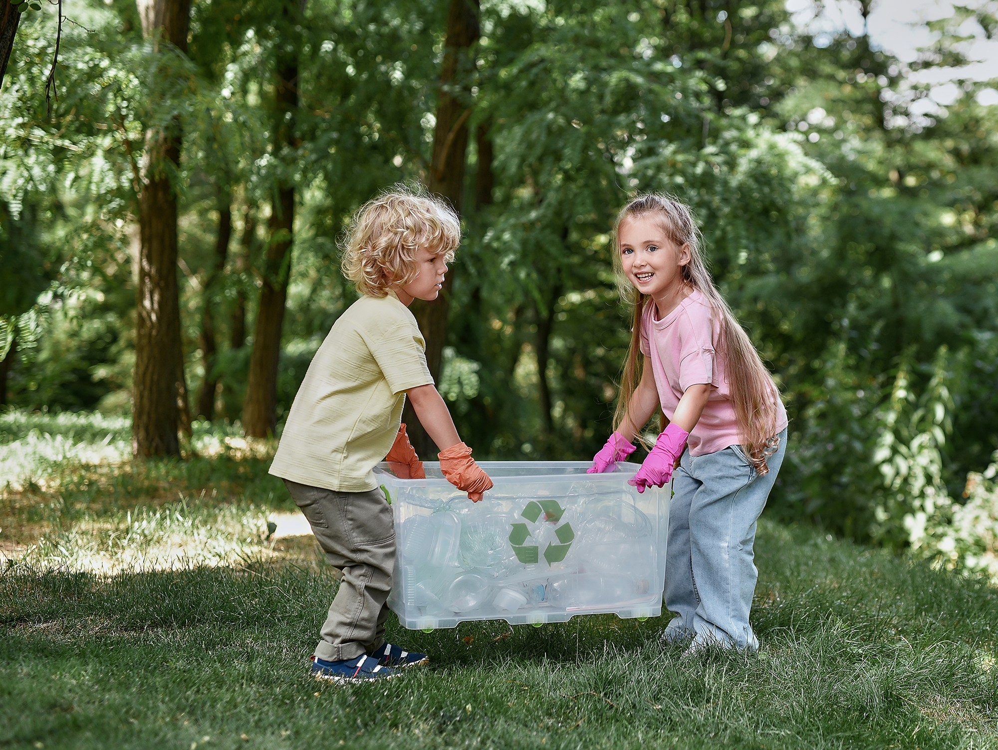 Children recycling