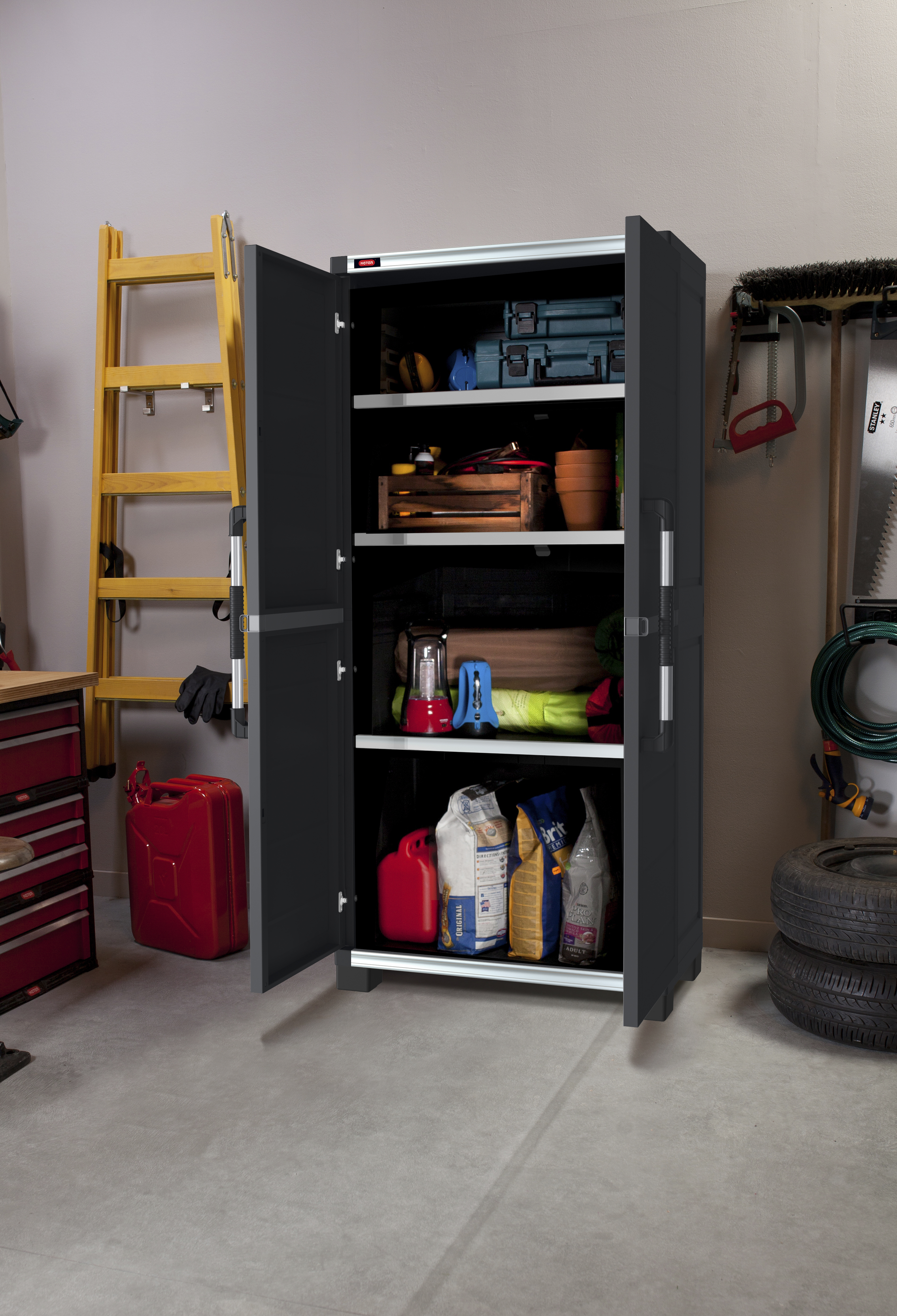 Adding a Mudroom to Your Garage - Keter